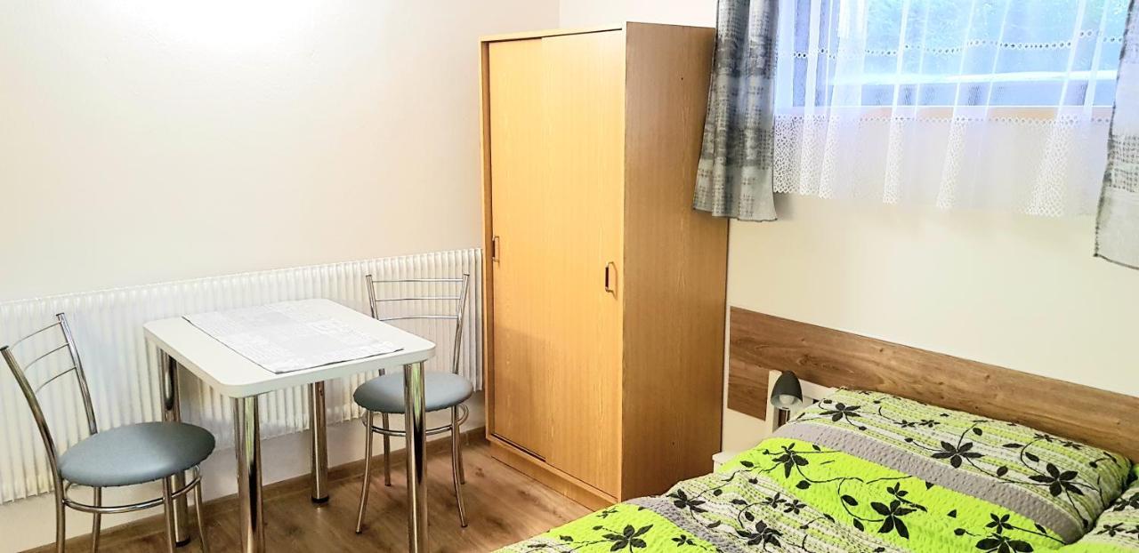 Hotel Penzion Daniela Paseky nad Jizerou Zewnętrze zdjęcie